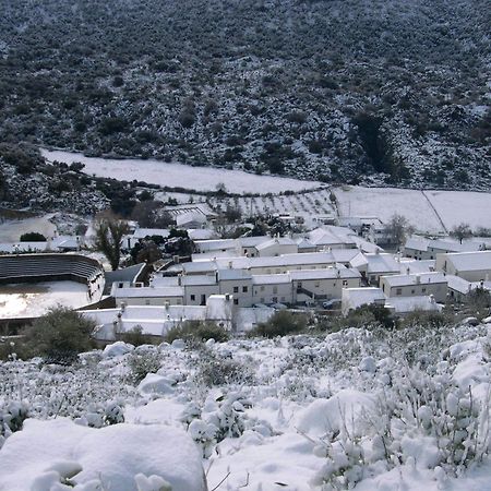 Tugasa Hotel Y Casas Rurales La Posada Villaluenga Del Rosario Exteriör bild