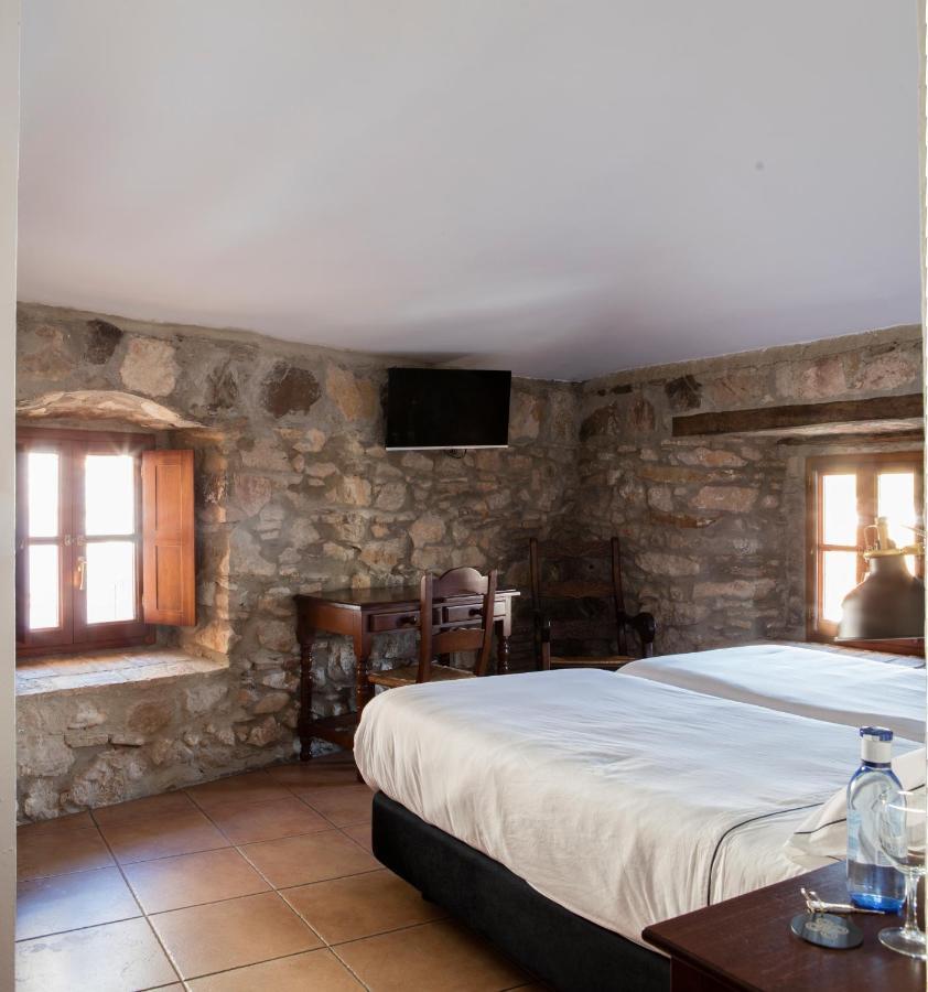 Tugasa Hotel Y Apartamentos Rurales La Posada Villaluenga Del Rosario Exteriör bild