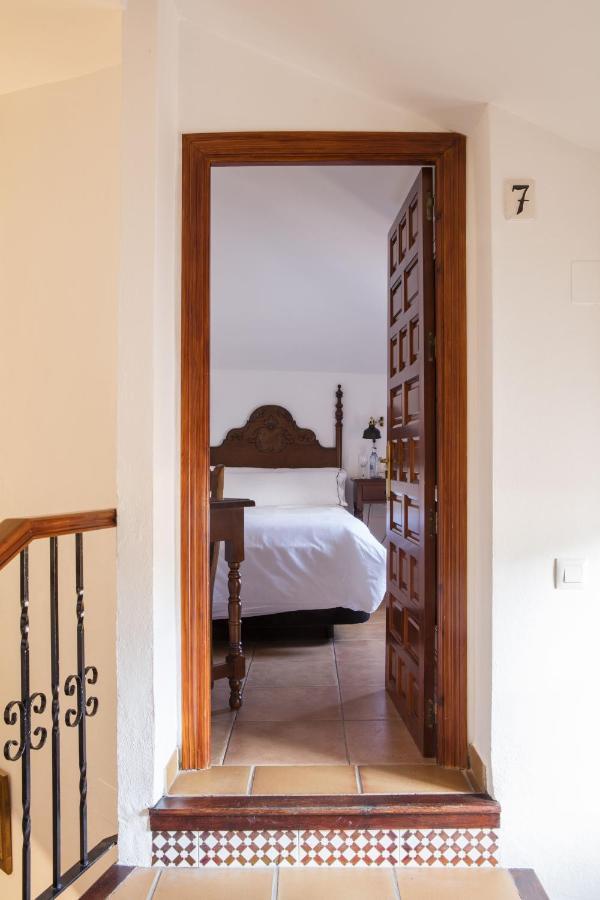 Tugasa Hotel Y Casas Rurales La Posada Villaluenga Del Rosario Exteriör bild