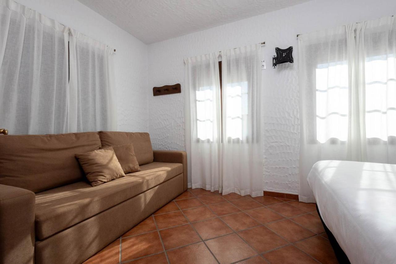 Tugasa Hotel Y Apartamentos Rurales La Posada Villaluenga Del Rosario Exteriör bild