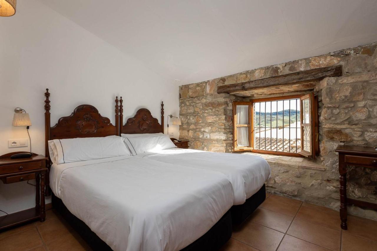 Tugasa Hotel Y Apartamentos Rurales La Posada Villaluenga Del Rosario Exteriör bild