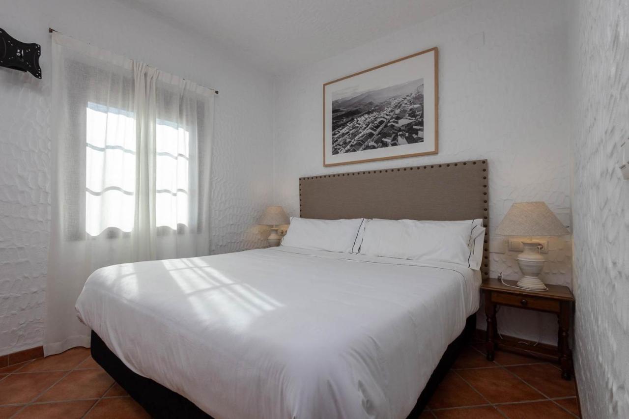 Tugasa Hotel Y Apartamentos Rurales La Posada Villaluenga Del Rosario Exteriör bild