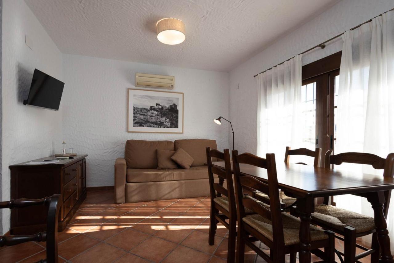 Tugasa Hotel Y Apartamentos Rurales La Posada Villaluenga Del Rosario Exteriör bild