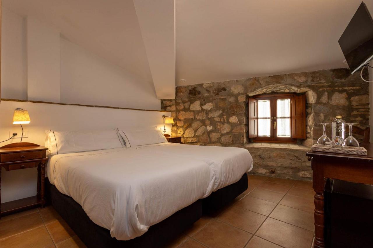 Tugasa Hotel Y Apartamentos Rurales La Posada Villaluenga Del Rosario Exteriör bild