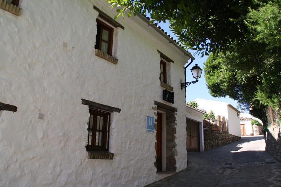 Tugasa Hotel Y Casas Rurales La Posada Villaluenga Del Rosario Exteriör bild