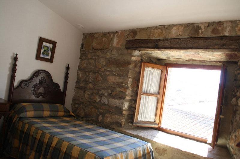 Tugasa Hotel Y Apartamentos Rurales La Posada Villaluenga Del Rosario Exteriör bild