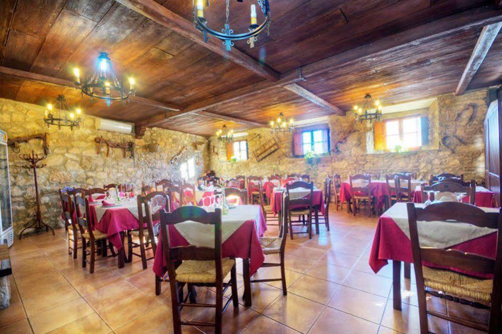 Tugasa Hotel Y Apartamentos Rurales La Posada Villaluenga Del Rosario Exteriör bild