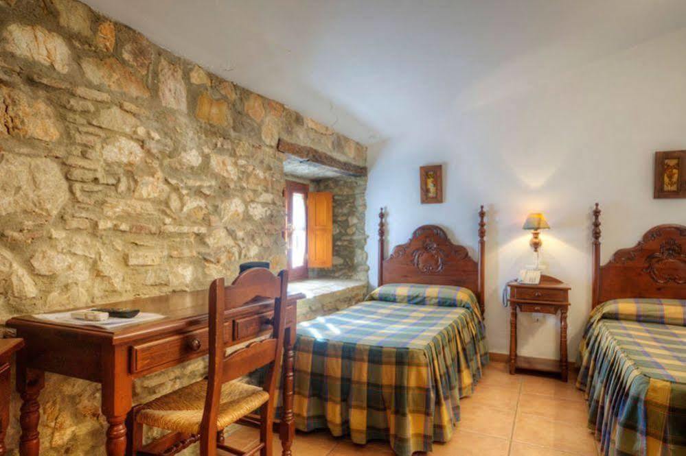Tugasa Hotel Y Apartamentos Rurales La Posada Villaluenga Del Rosario Exteriör bild