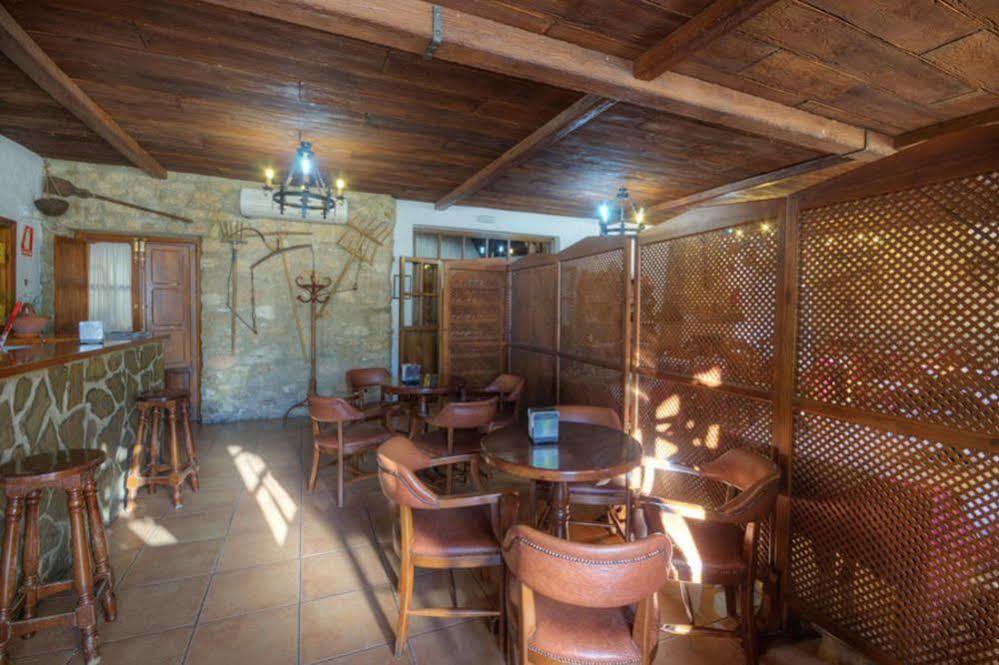 Tugasa Hotel Y Apartamentos Rurales La Posada Villaluenga Del Rosario Exteriör bild